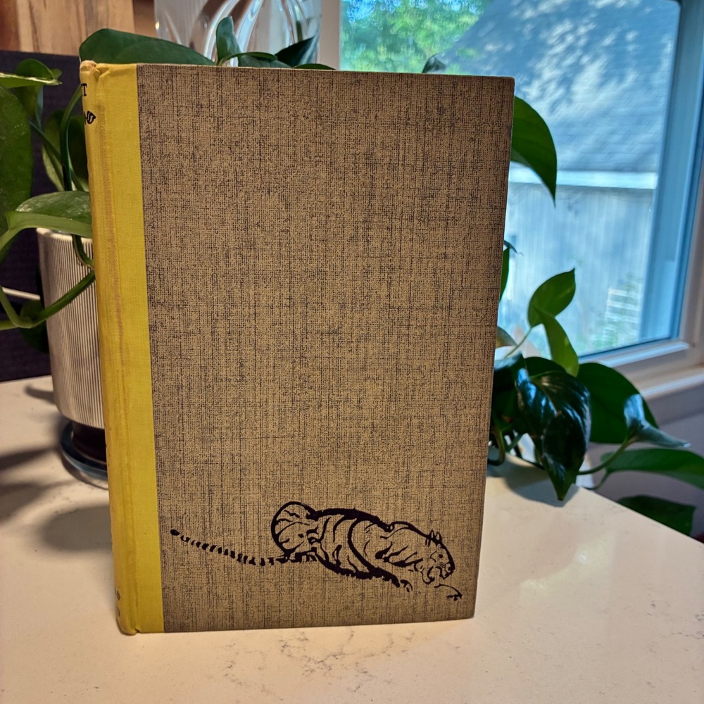 Vtg Man-Eaters of Kumaon Book Jim Corbett 1946 HC 1st Ed Tiger Hunting India